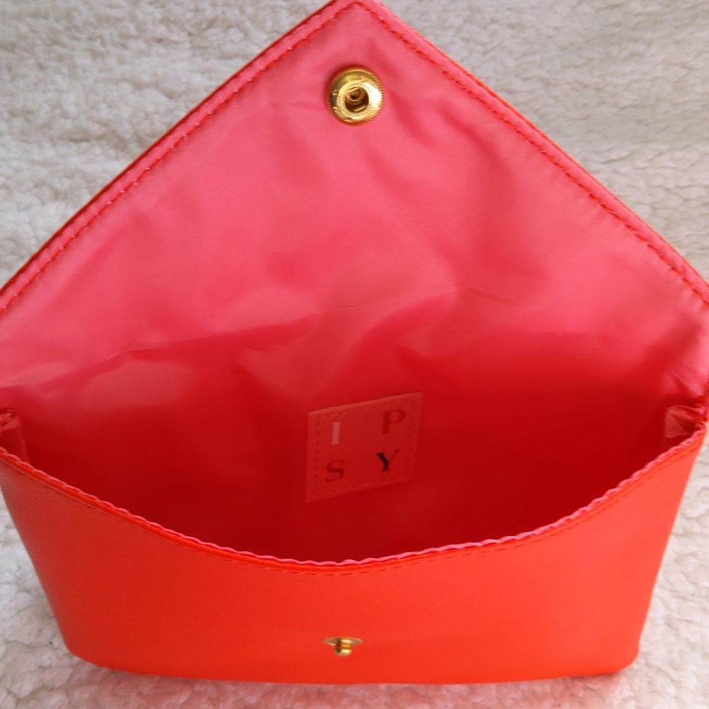IPSY Bag - Picture 4 of 4